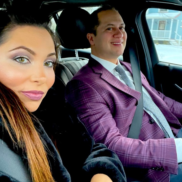 Meet your Posher, Lindsey - Picture 2 of 2